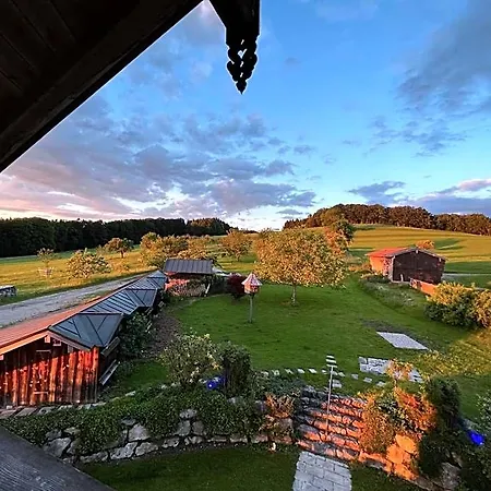Schusterhof Szálloda *