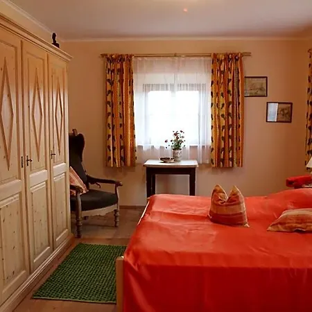 Schusterhof Hotel *